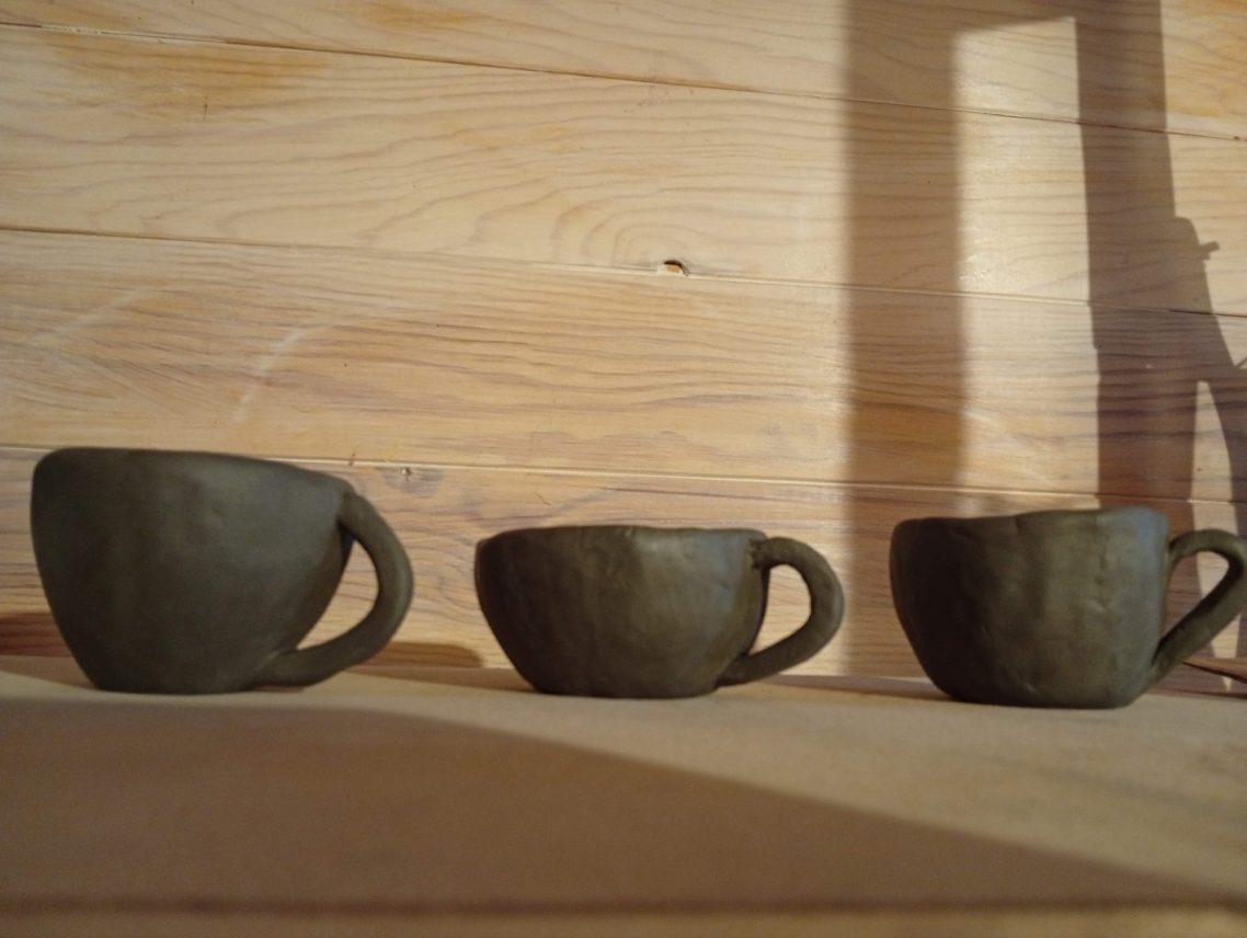 19 juillet : tasses modelées